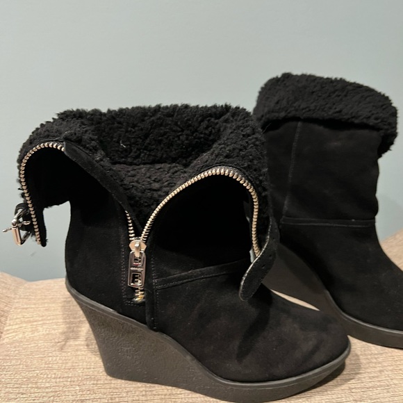 BNWT Coach Mid-Calf Black Suede/Shearling Zip Wedge Boot - Picture 6 of 7